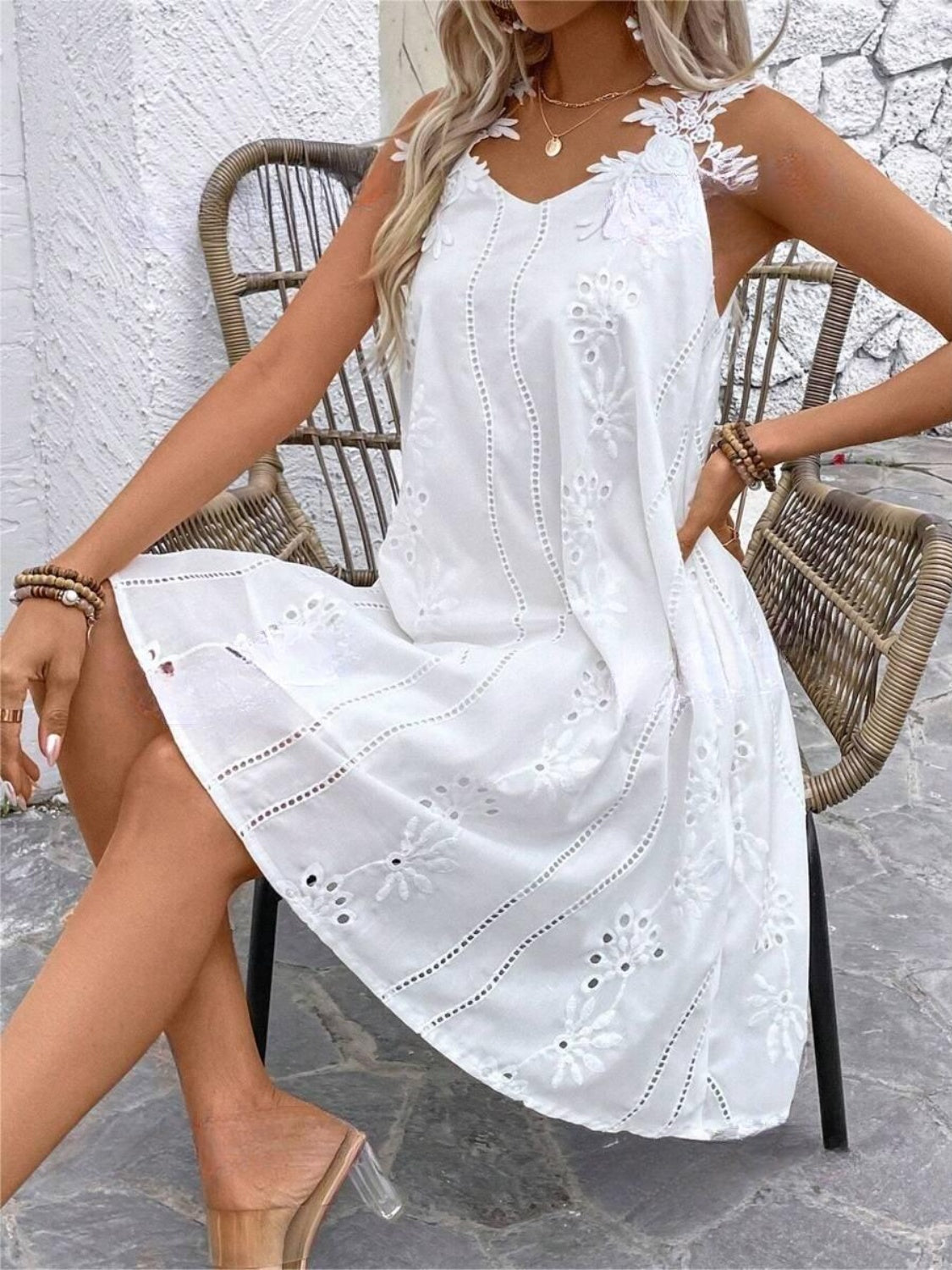 STUNNLY  Lace Detail V-Neck Mini Dress   