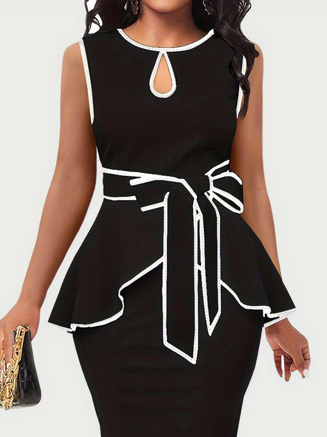 Plus Size Cutout Contrast Sleeveless Dress   