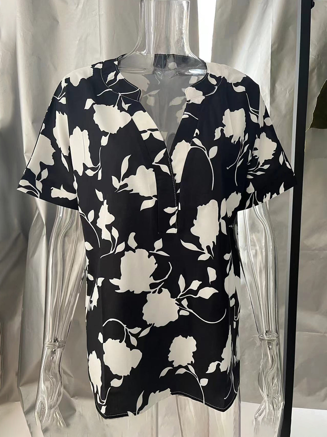 STUNNLY  Full Size Printed Notched Short Sleeve Blouse   