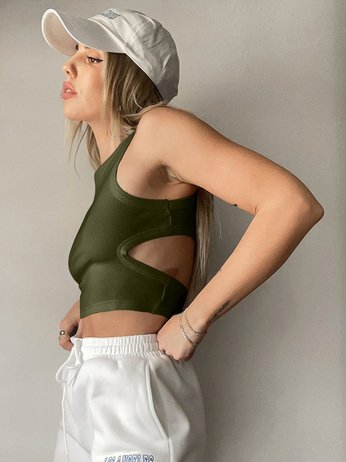 STUNNLY  Cutout Round Neck Tank   