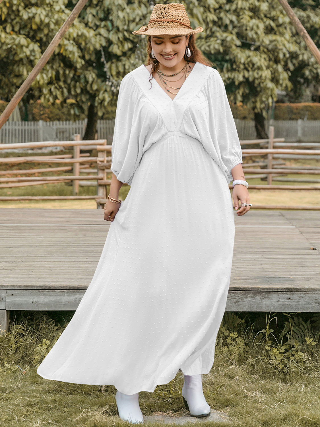 Plus Size Swiss Dot V-Neck Three-Quarter Sleeve Dress White 0XL 