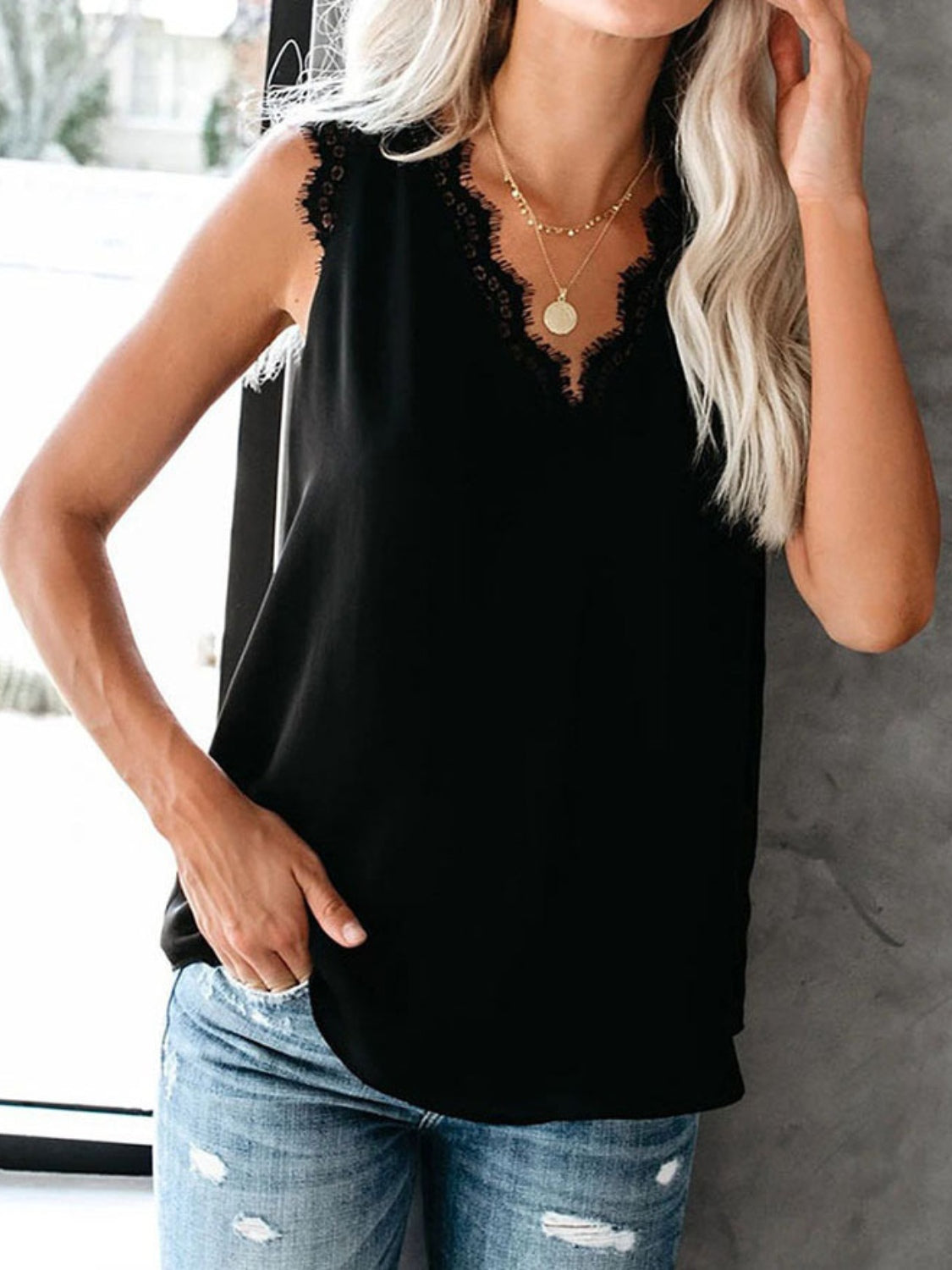 STUNNLY  Lace Detail V-Neck Tank Black S 