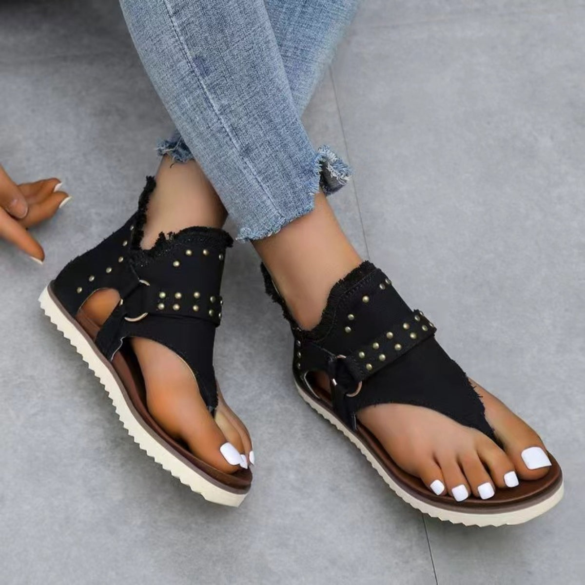 STUNNLY  Studded Raw Hem Flat Sandals   