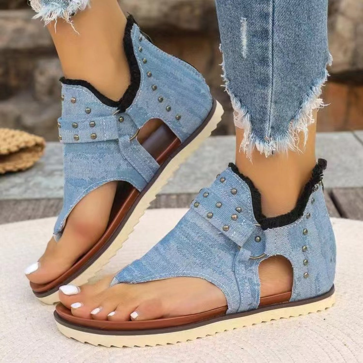 STUNNLY  Studded Raw Hem Flat Sandals   