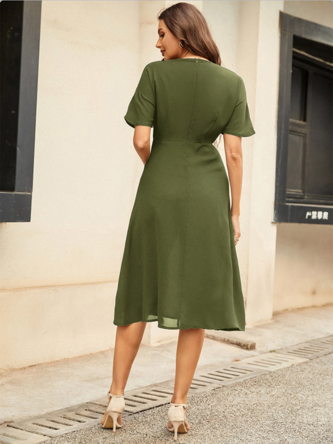 Round Neck Short Sleeve Midi Dress   