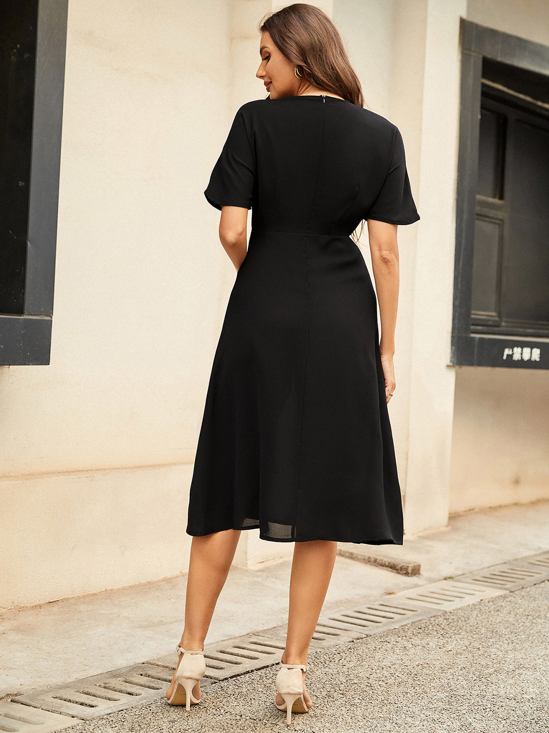 Round Neck Short Sleeve Midi Dress   