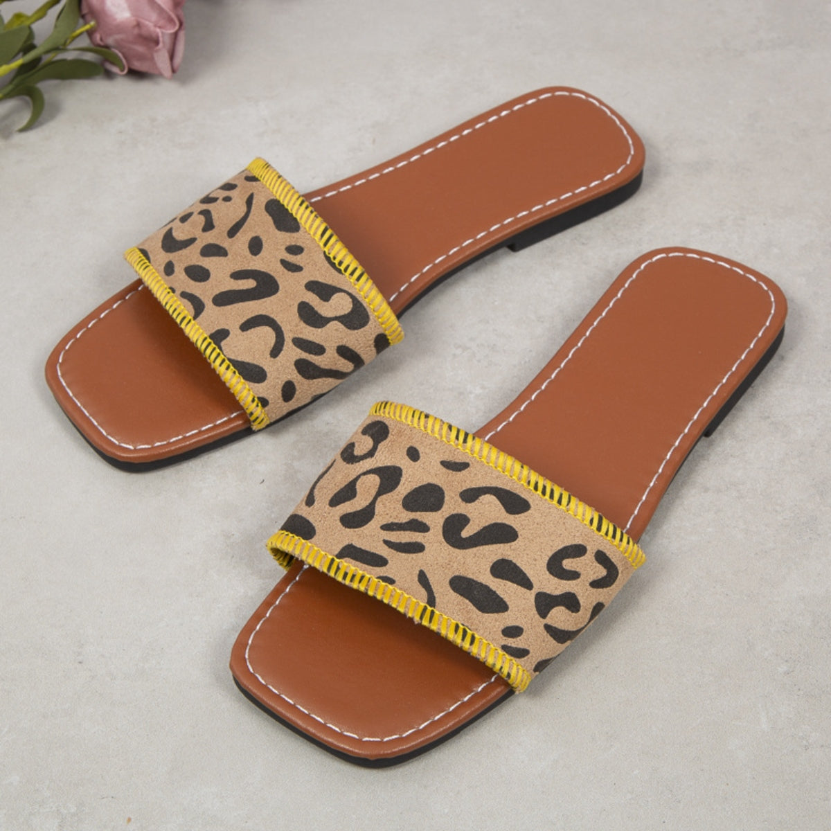 STUNNLY  Leopard PU Leather Flat Sandals   