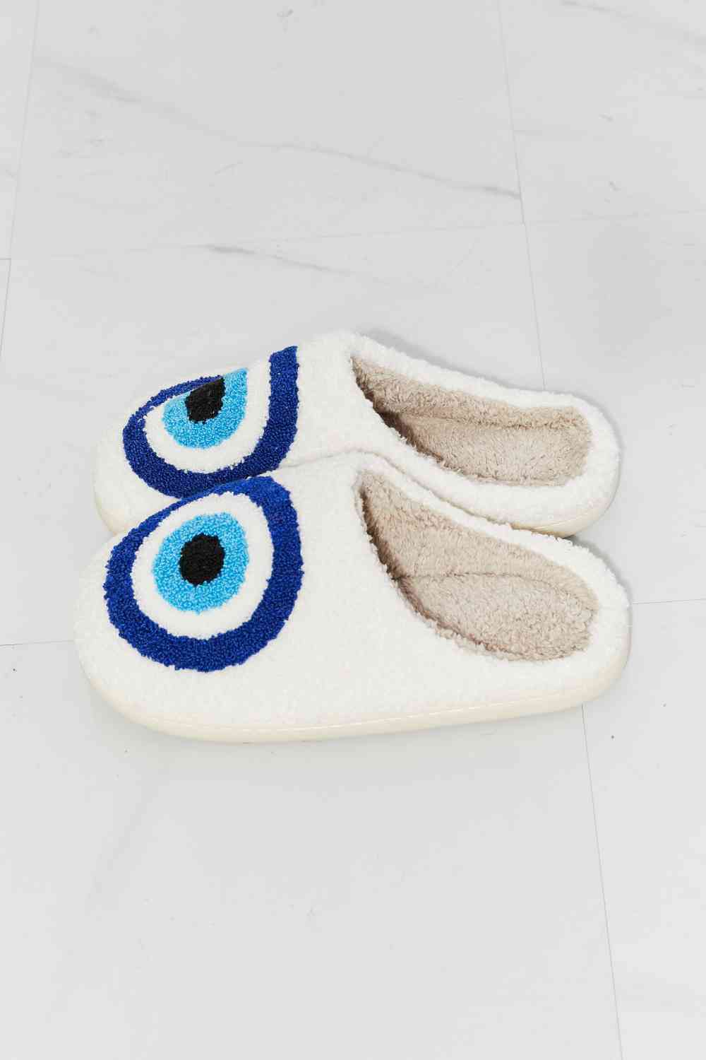 MMShoes Eye Plush Slipper   