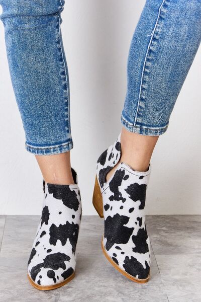 Melody Textured Cow Print Ankle Boots WHITE/BLACK 6 