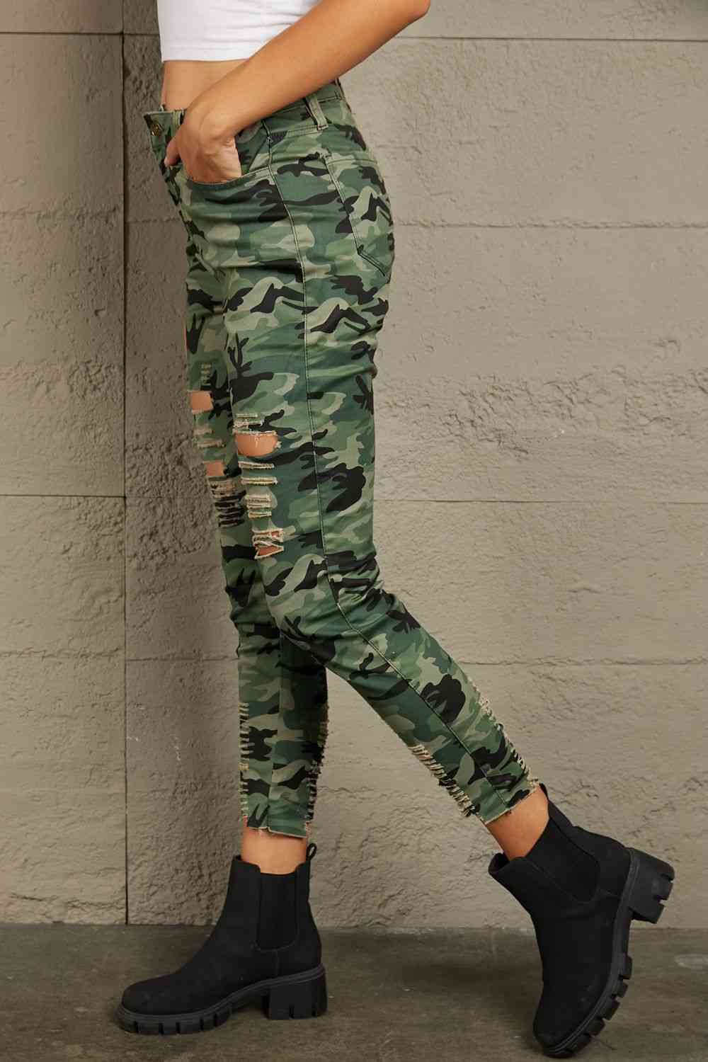 Baeful Distressed Camouflage Jeans   