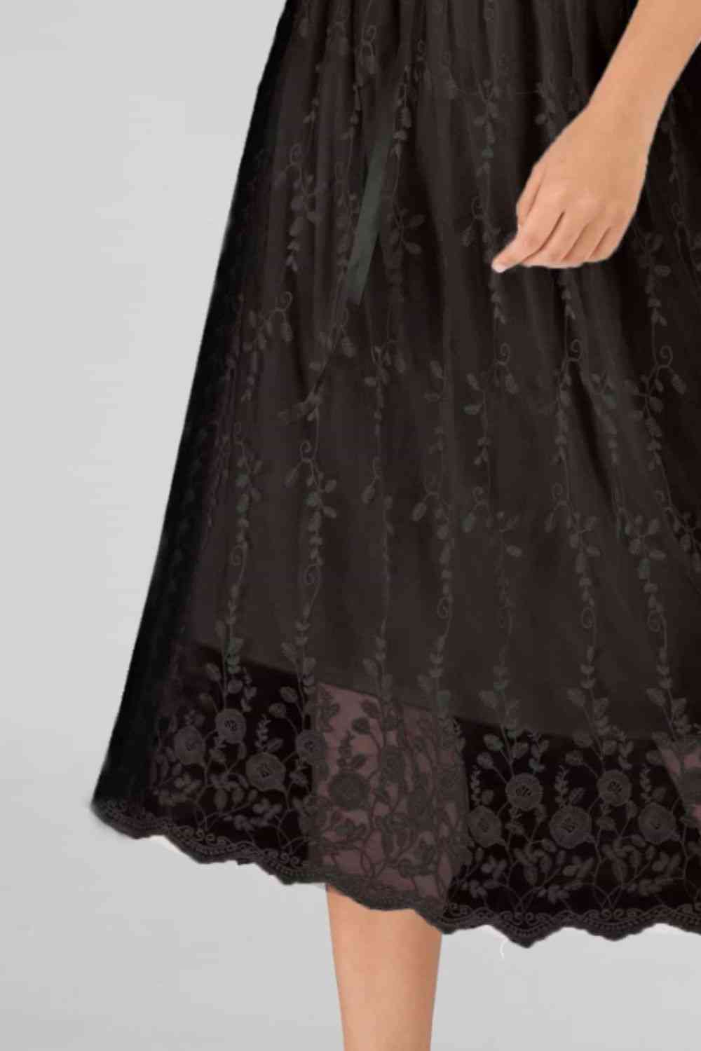 Scalloped Lace Half Sleeve Midi Dress   